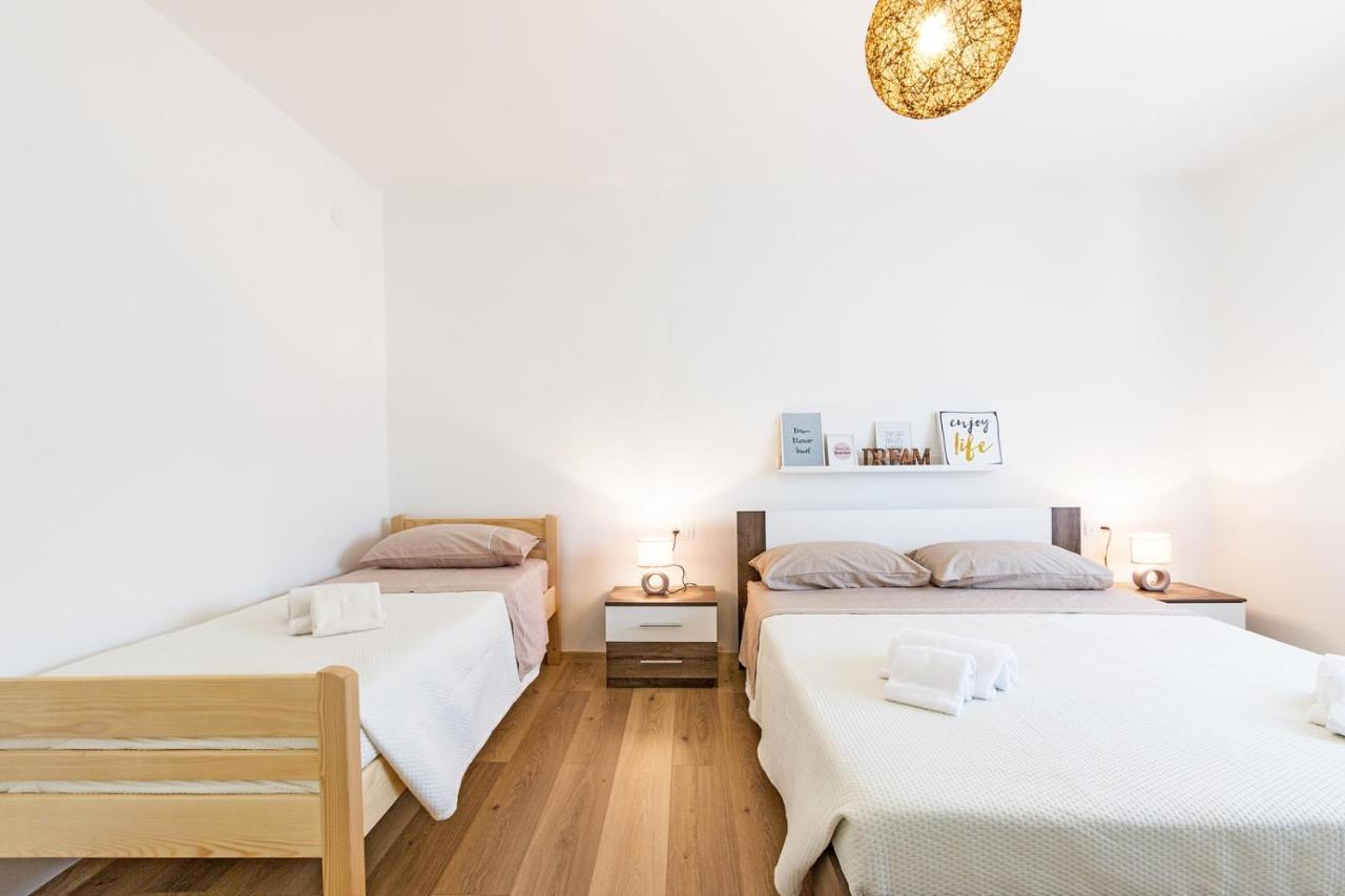Holiday Apartment Near The Beach Fažana Εξωτερικό φωτογραφία